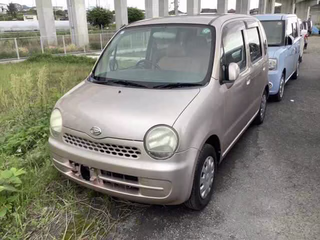 DAIHATSU MOVE LATTE