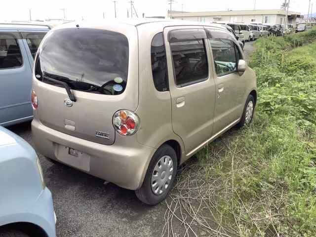 DAIHATSU MOVE LATTE