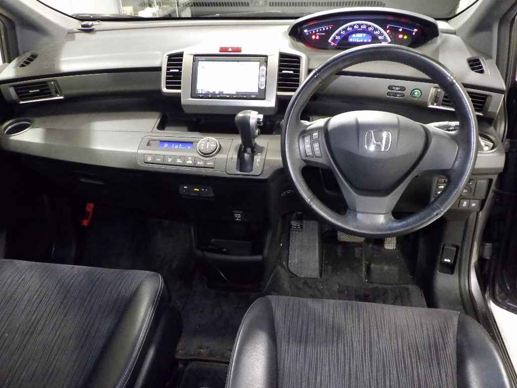HONDA FREED SPIKE