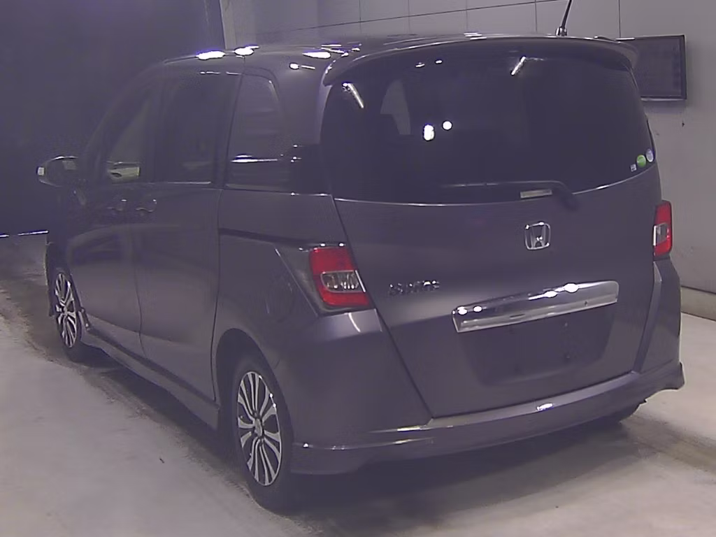 HONDA FREED SPIKE