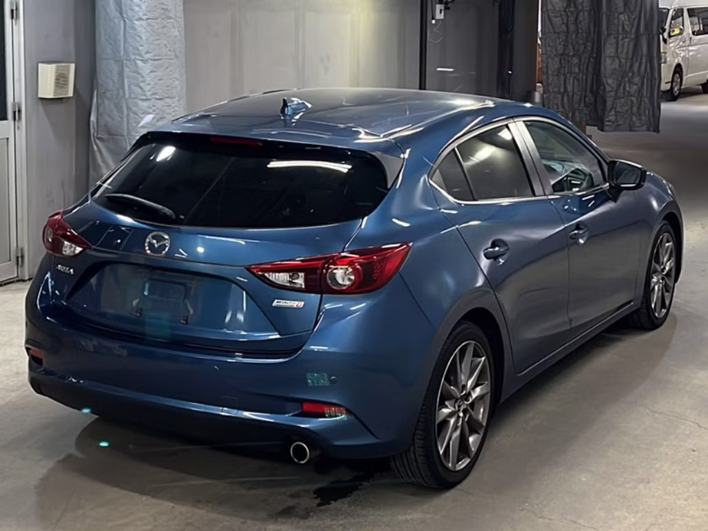 MAZDA AXELA