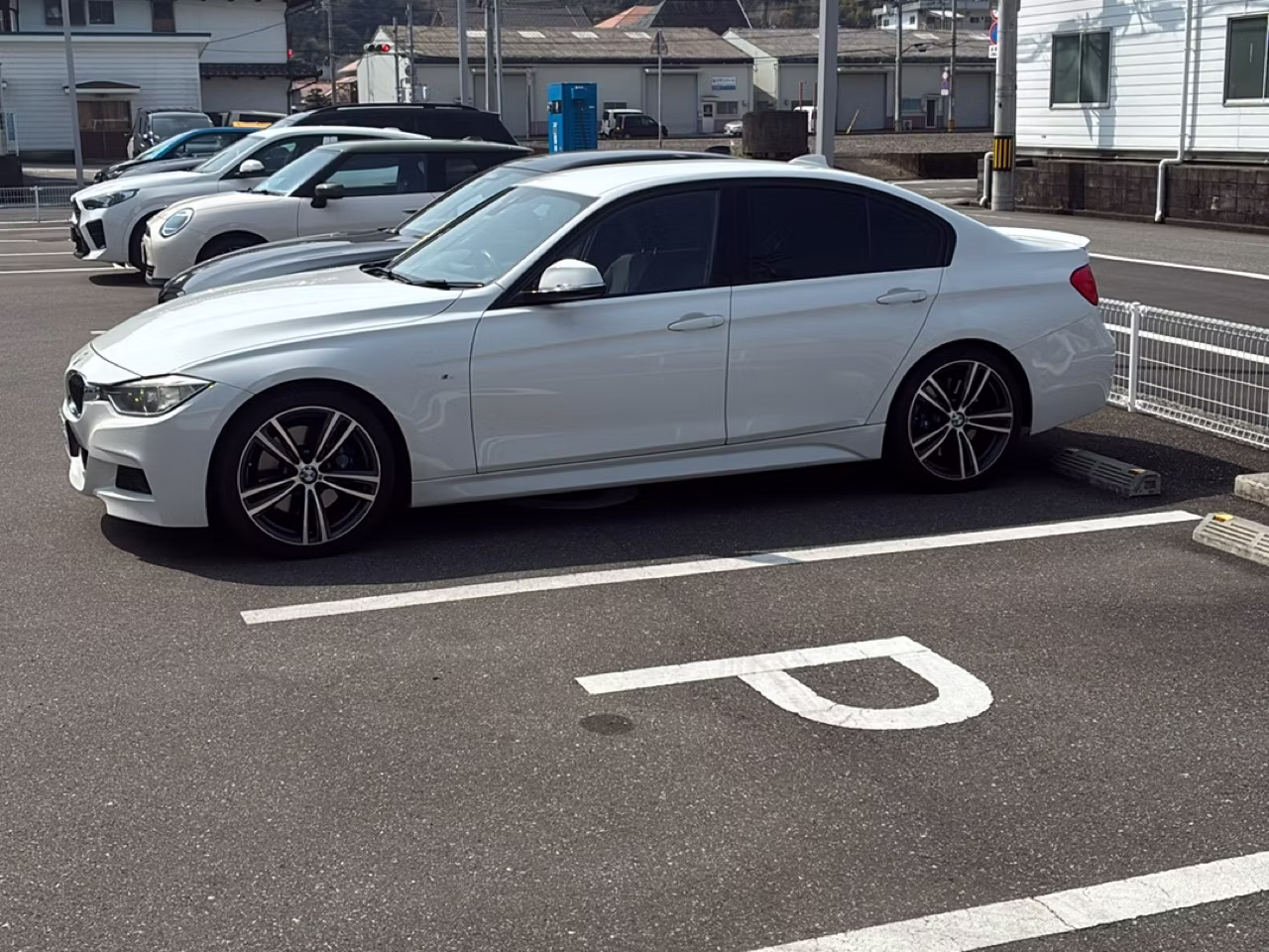 BMW 3-SERIES