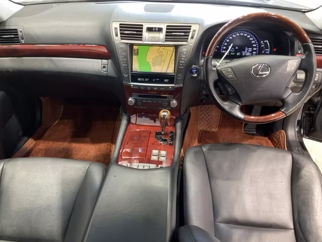 LEXUS LS600H