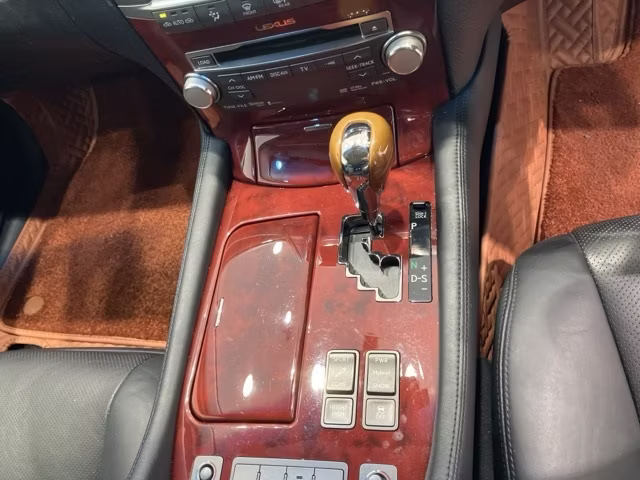 LEXUS LS600H