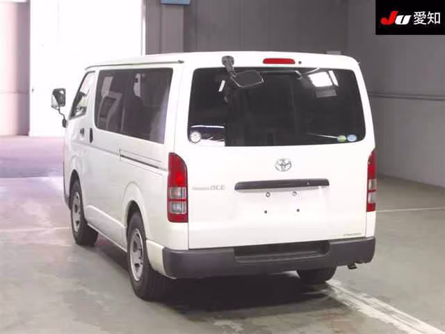 TOYOTA REGIUS ACE