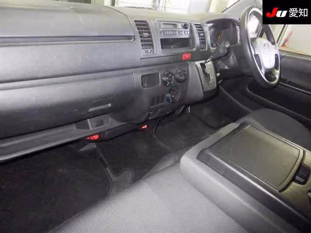 TOYOTA REGIUS ACE