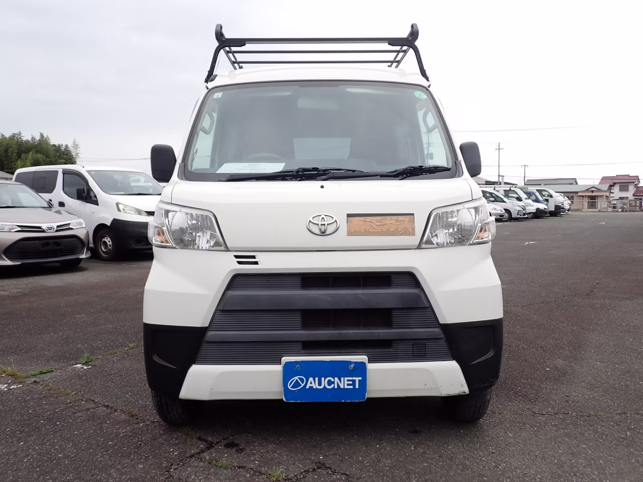 TOYOTA PIXIS VAN