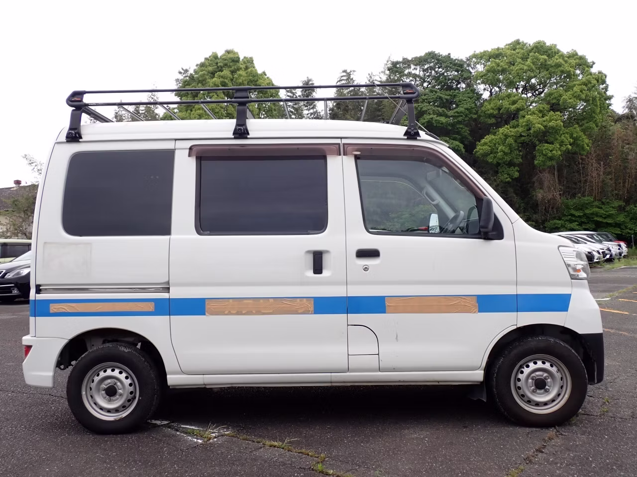 TOYOTA PIXIS VAN