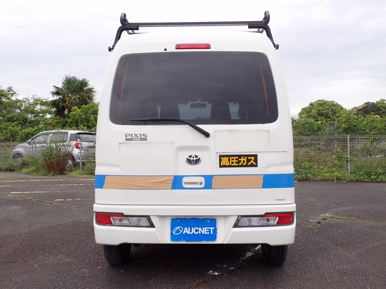 TOYOTA PIXIS VAN