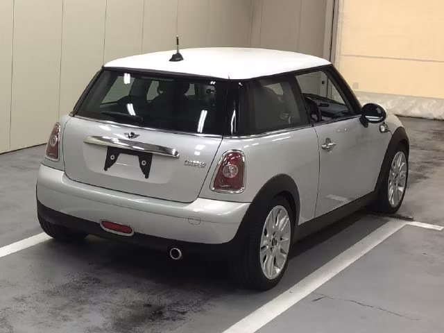 MINI HATCH