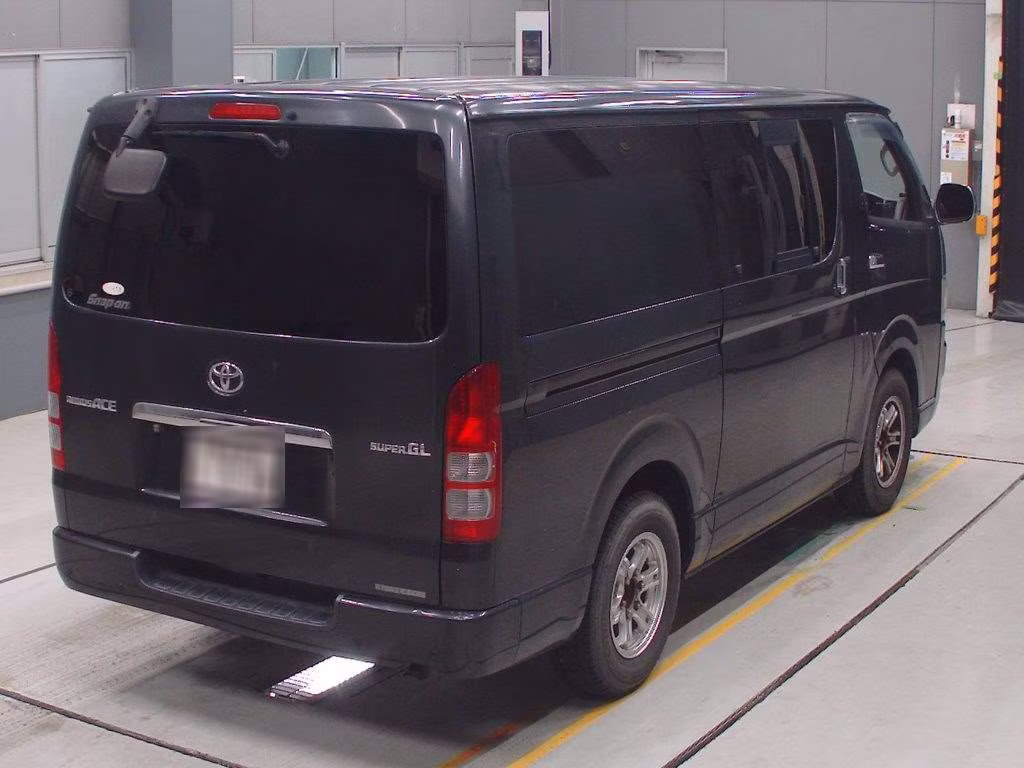 TOYOTA REGIUS ACE