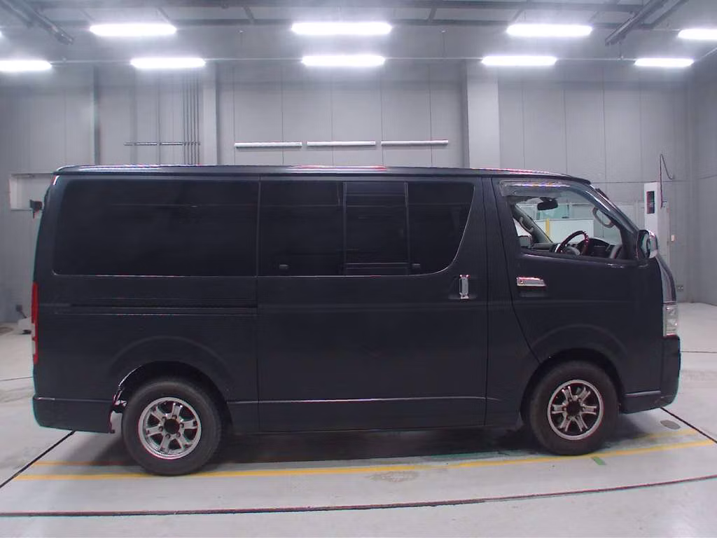 TOYOTA REGIUS ACE