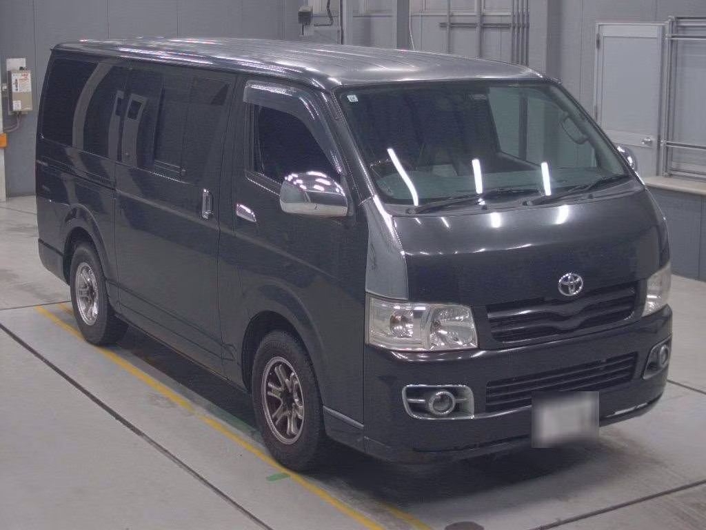 TOYOTA REGIUS ACE