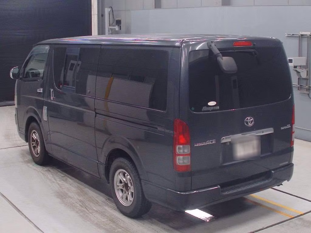 TOYOTA REGIUS ACE