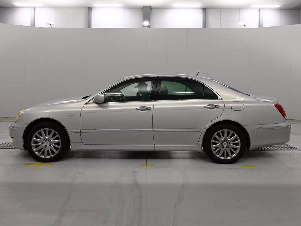 TOYOTA CROWN MAJESTA