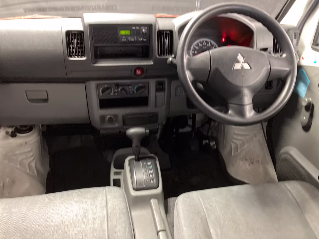 MITSUBISHI MINICAB