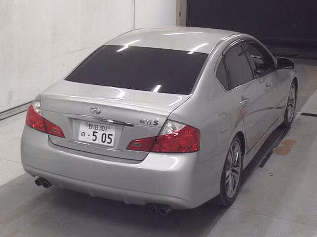 NISSAN FUGA