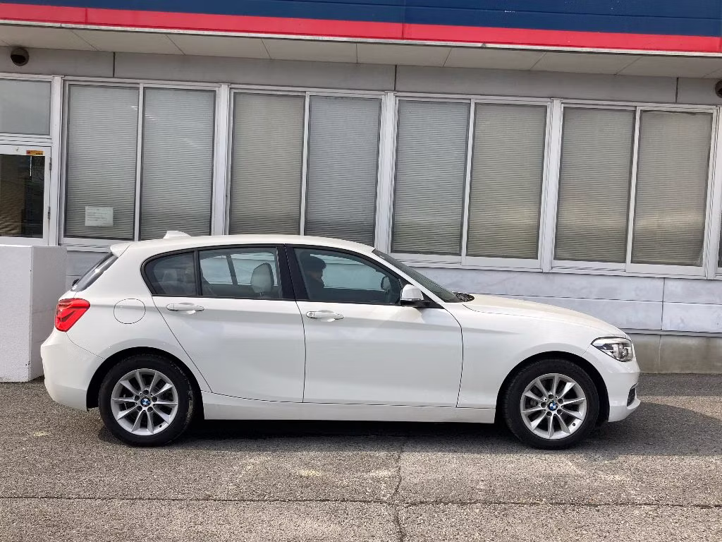 BMW 1-SERIES