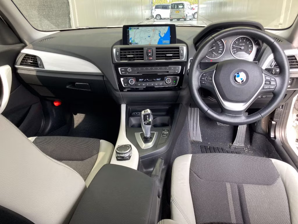 BMW 1-SERIES