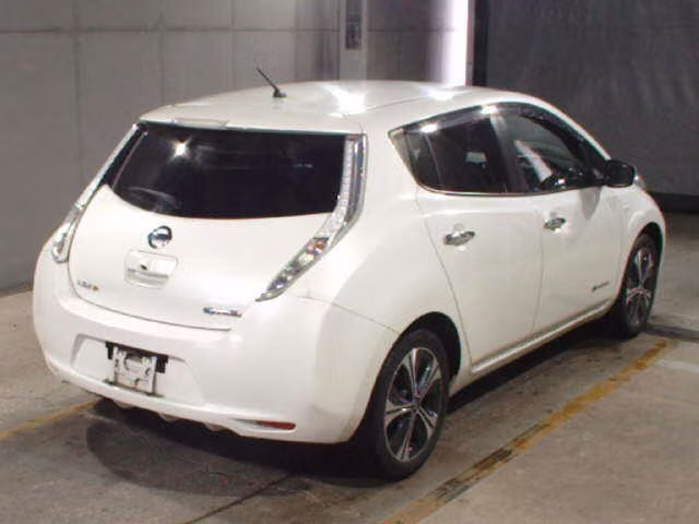 NISSAN LEAF