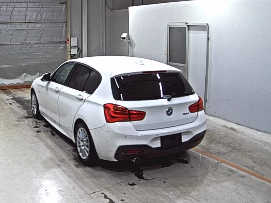 BMW 1-SERIES