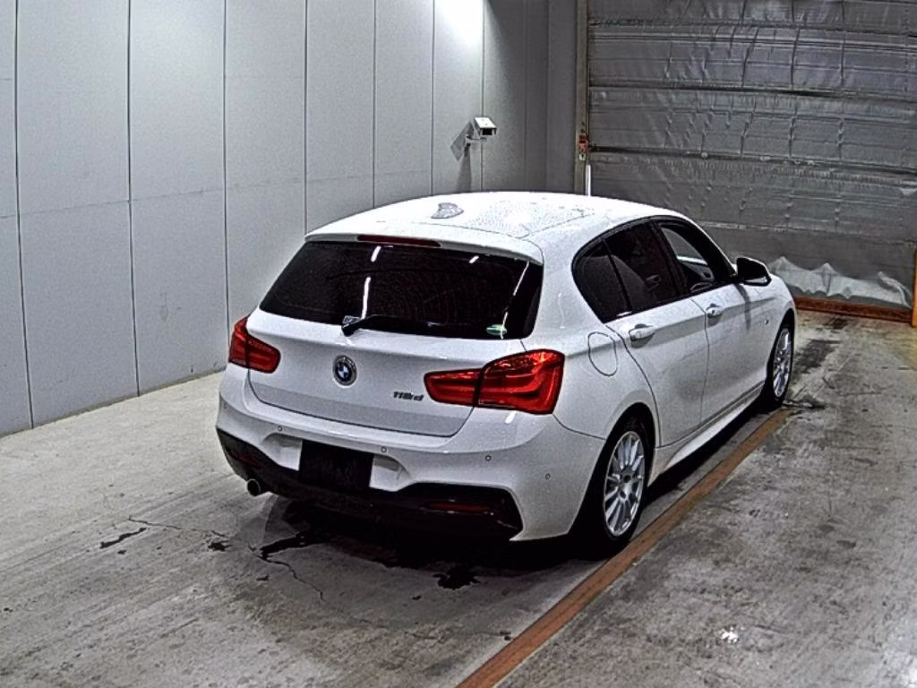 BMW 1-SERIES