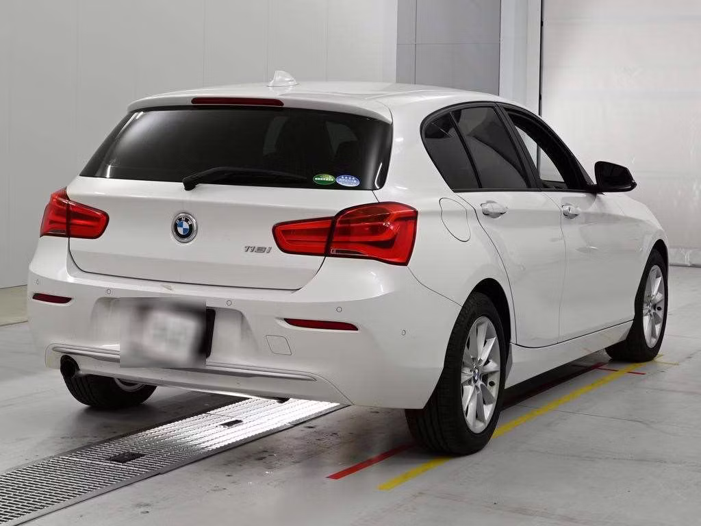 BMW 1-SERIES