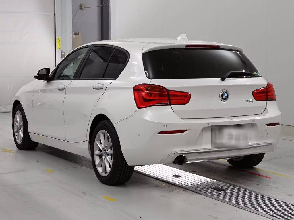 BMW 1-SERIES