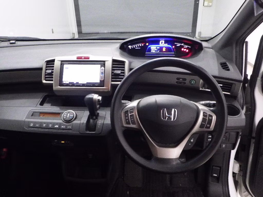 HONDA FREED SPIKE
