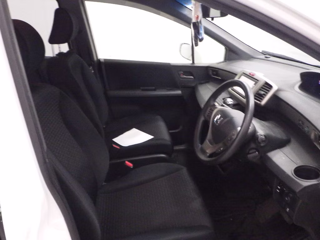 HONDA FREED SPIKE