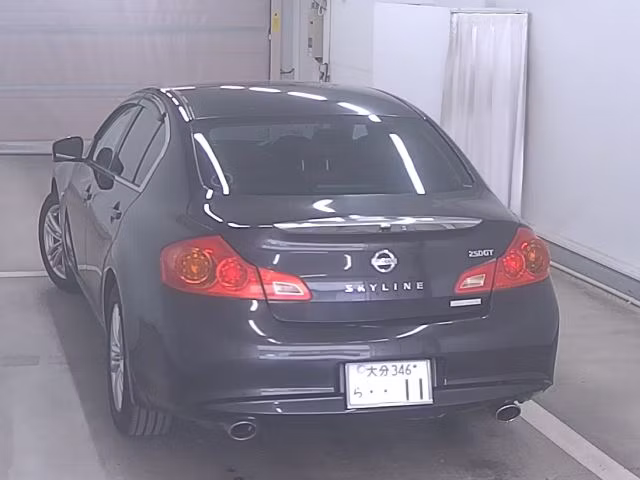 NISSAN SKYLINE
