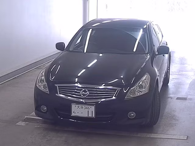 NISSAN SKYLINE