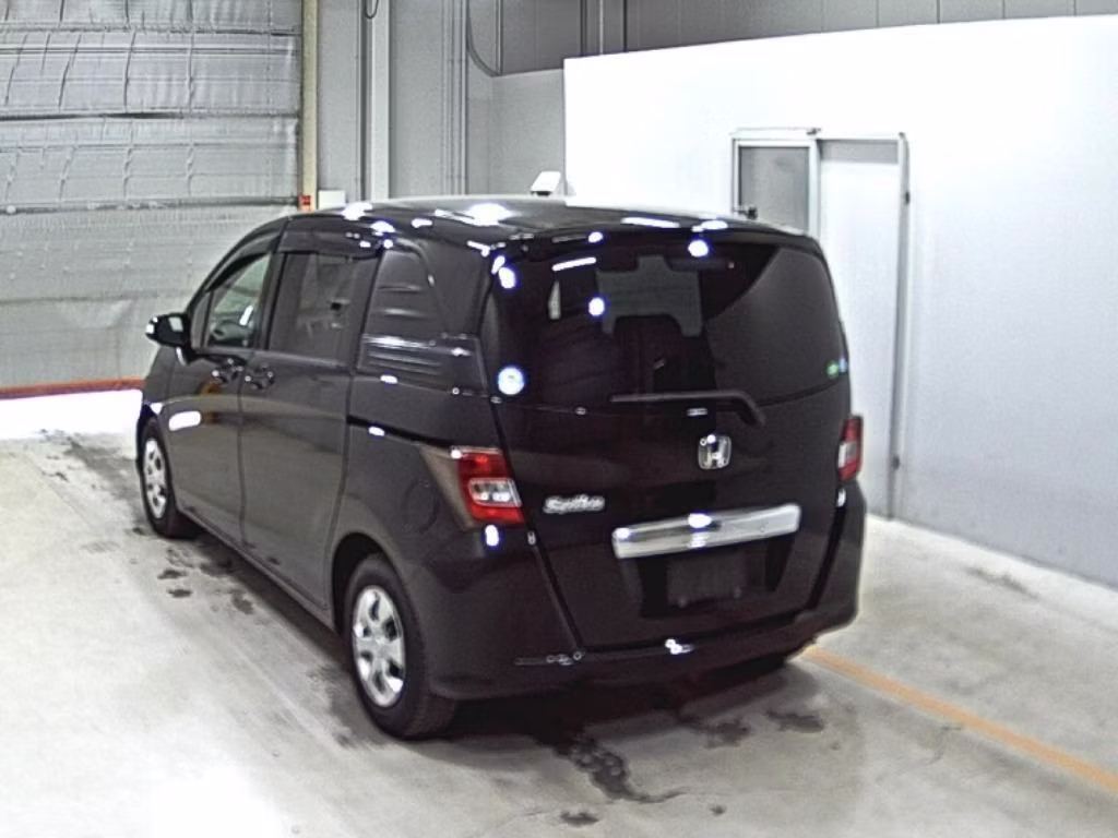 HONDA FREED SPIKE