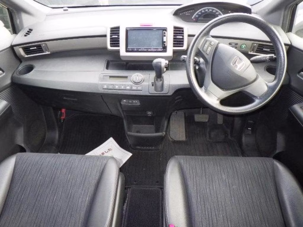 HONDA FREED SPIKE