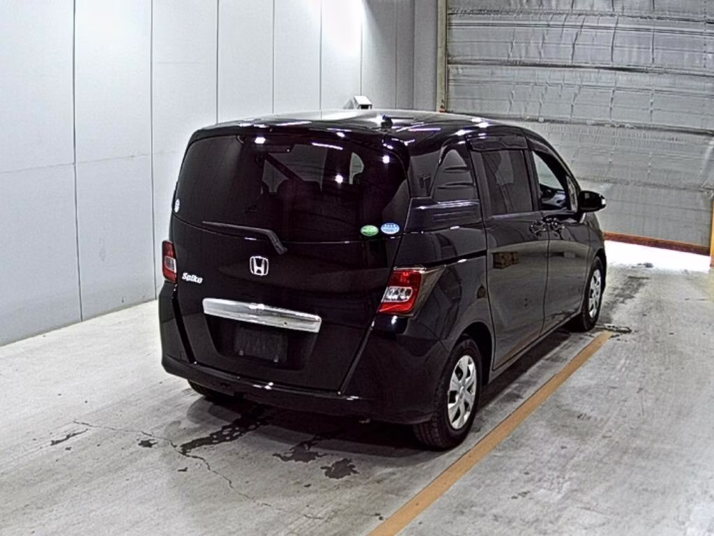 HONDA FREED SPIKE
