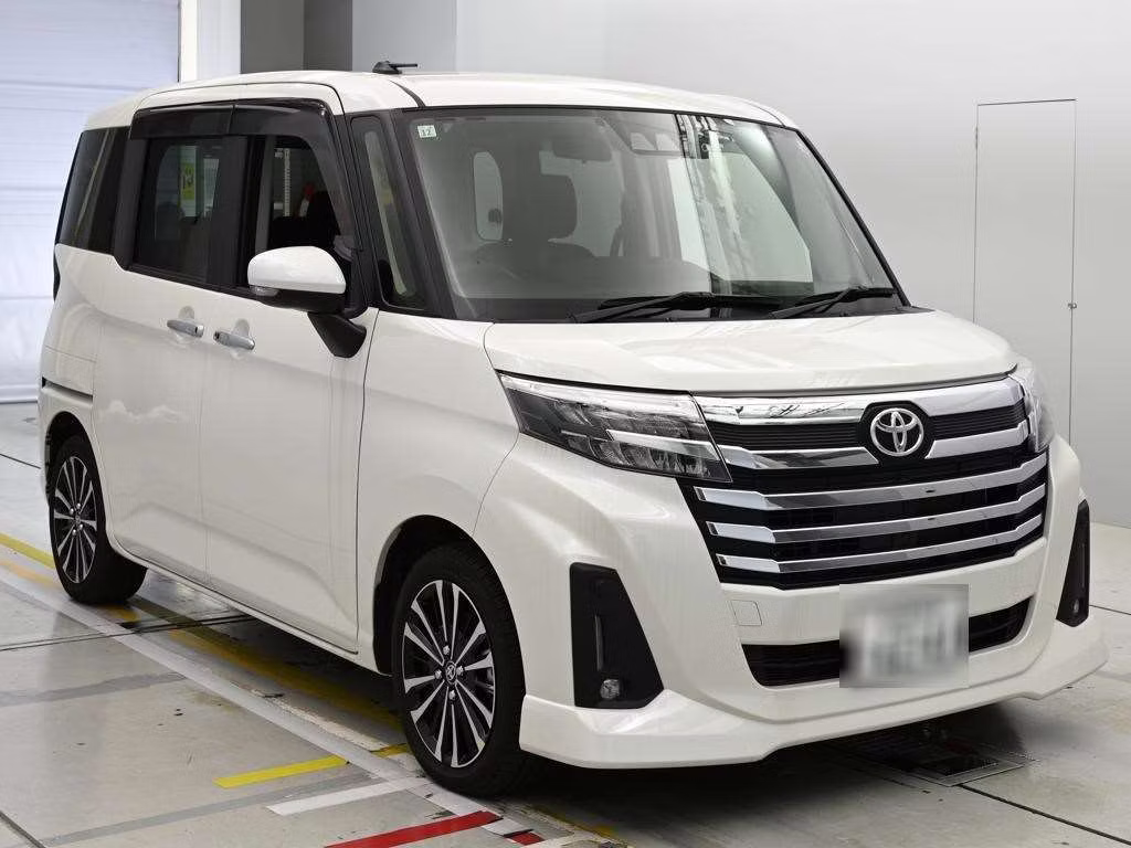 TOYOTA ROOMY