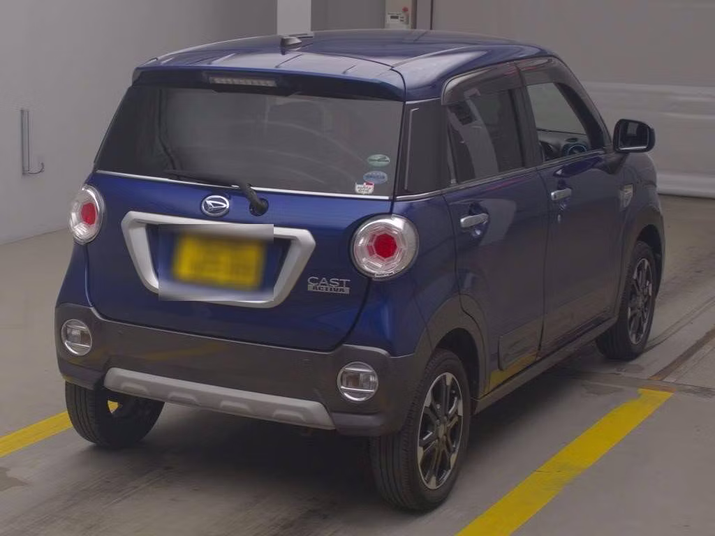DAIHATSU CAST