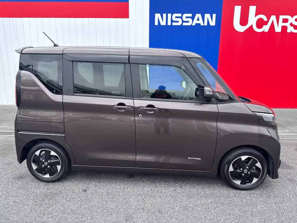 NISSAN ROOX