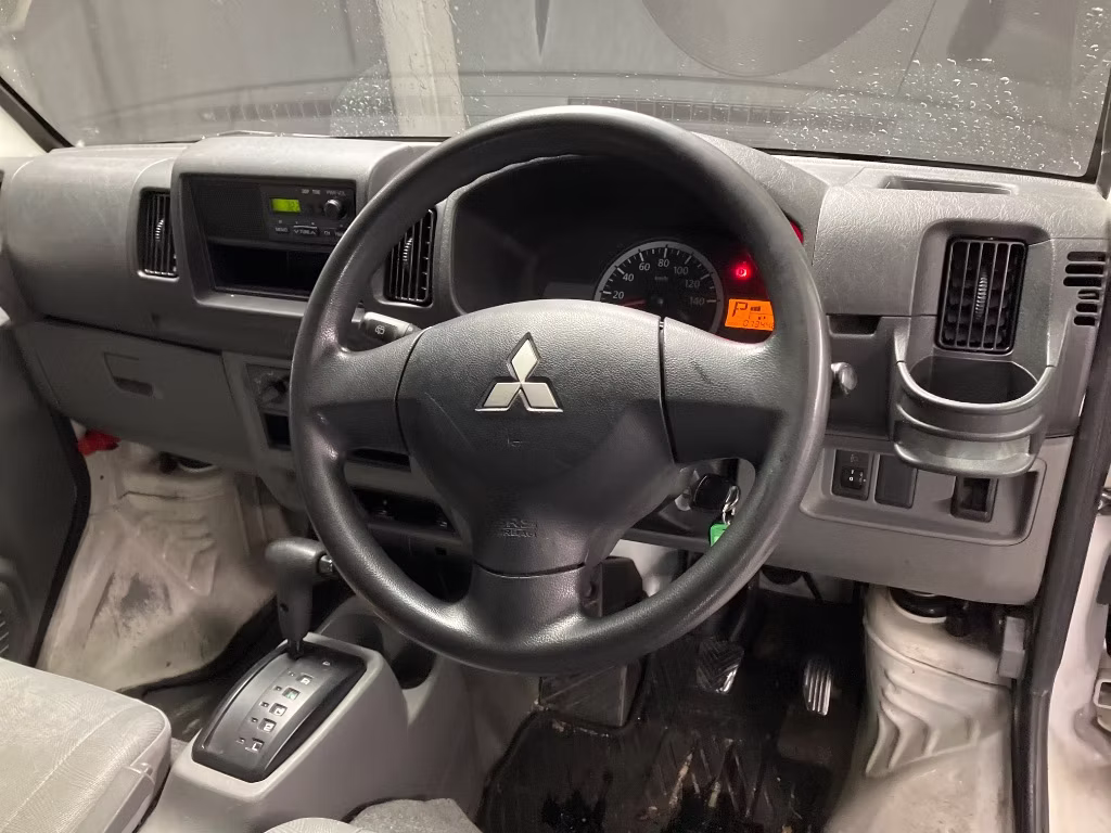 MITSUBISHI MINICAB