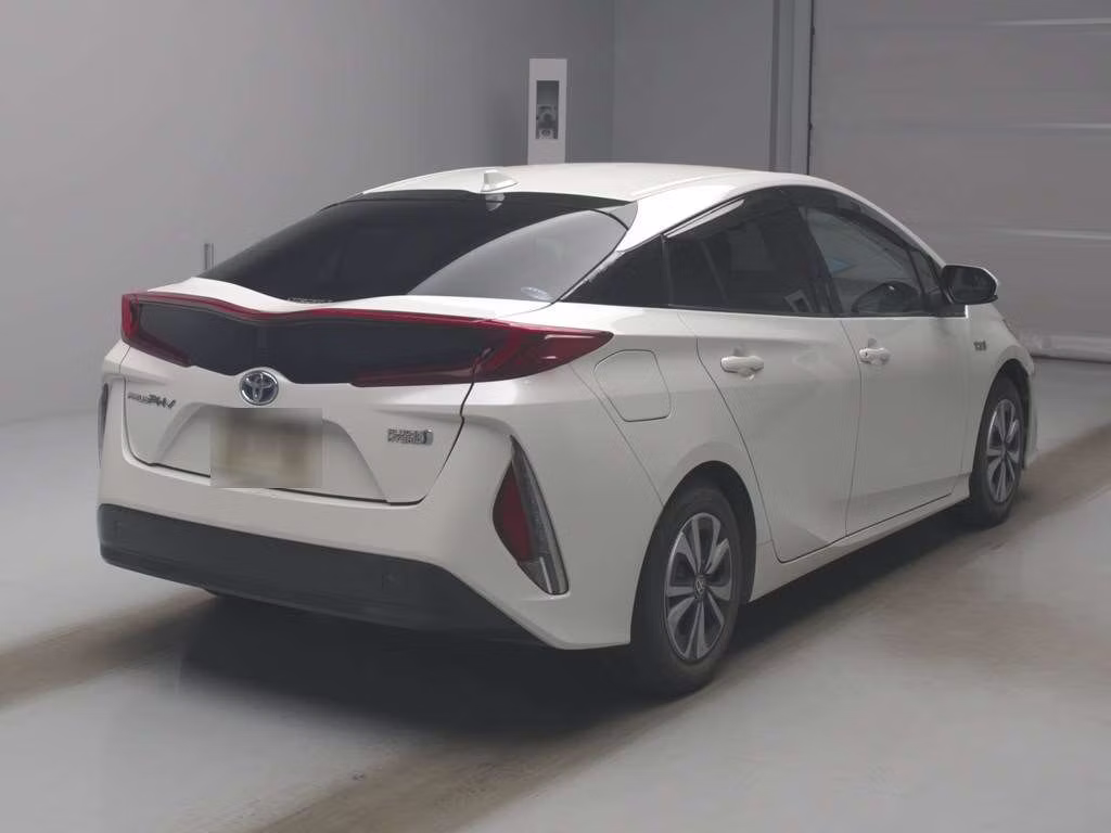 TOYOTA PRIUS PHV