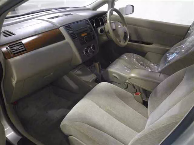 NISSAN TIIDA LATIO