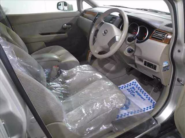 NISSAN TIIDA LATIO