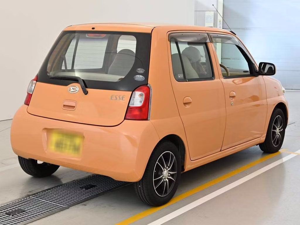 DAIHATSU ESSE