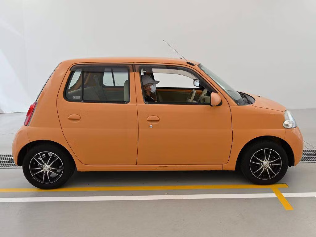 DAIHATSU ESSE