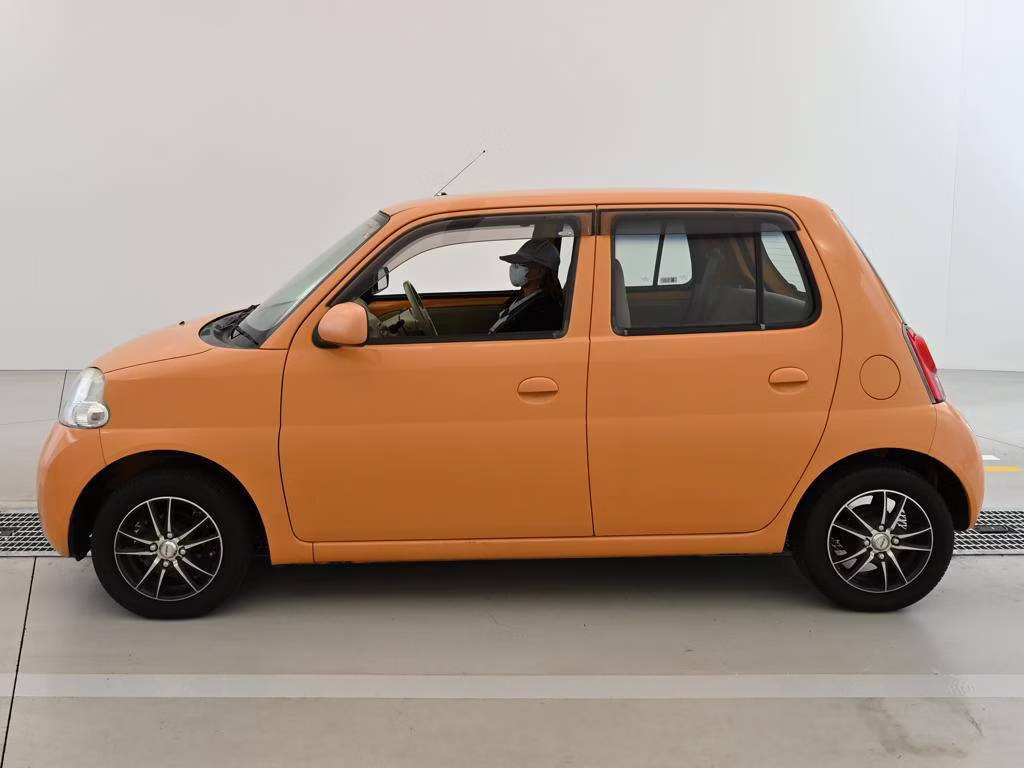 DAIHATSU ESSE
