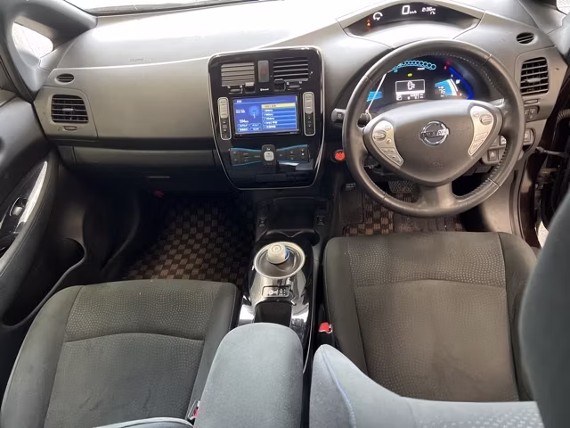 NISSAN LEAF