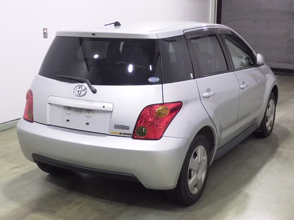 TOYOTA IST