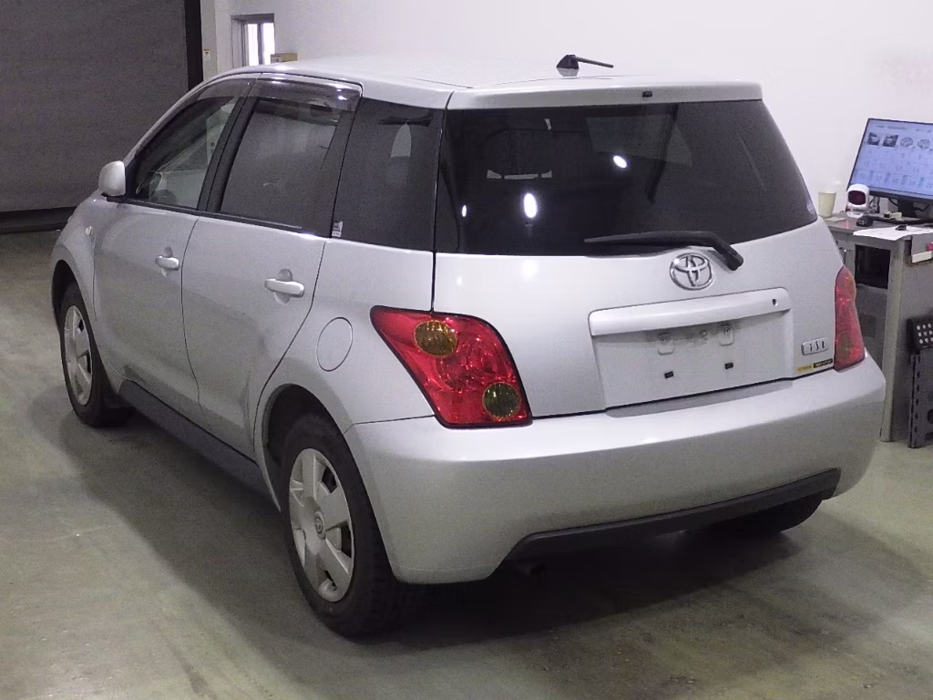 TOYOTA IST