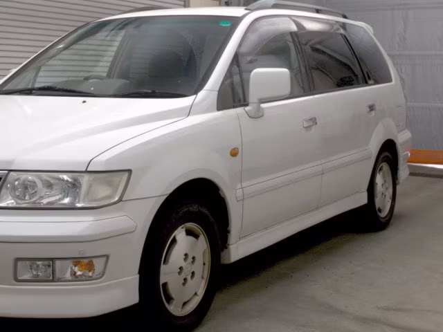 MITSUBISHI CHARIOT GRANDIS