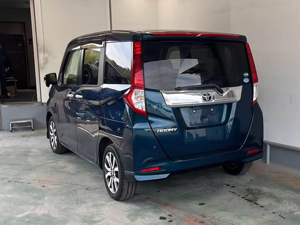 TOYOTA ROOMY